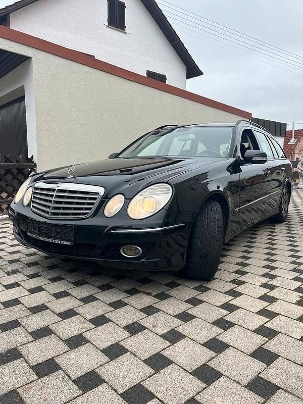 Gebraucht Mercedes E220 170 PS (125 kW) 2008 Schwarz Kombi