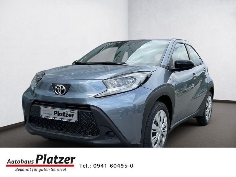 Grau Neu 2025 Toyota Aygo Business Edition Kleinwagen | 17.980 € - Bild 1/4