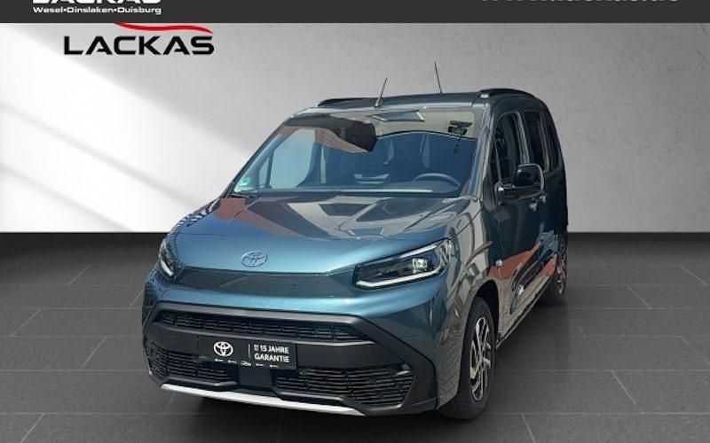 Blau Gebraucht 2024 Toyota Proace Verso City Kombi | 32.890 € (Guter Preis) - Bild 1/4