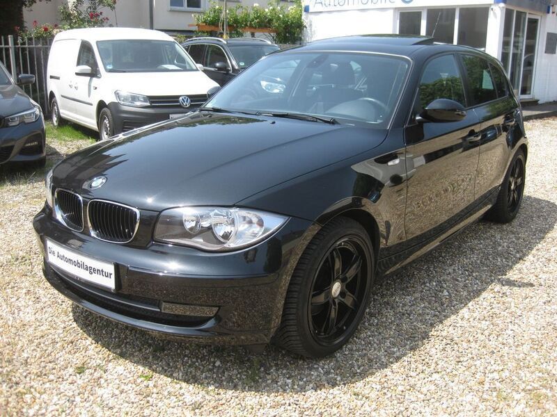 Black sapphire metallic Gebraucht 2009 BMW 118 Kleinwagen | 8.250 € (Etwas zu teuer) - Bild 1/4