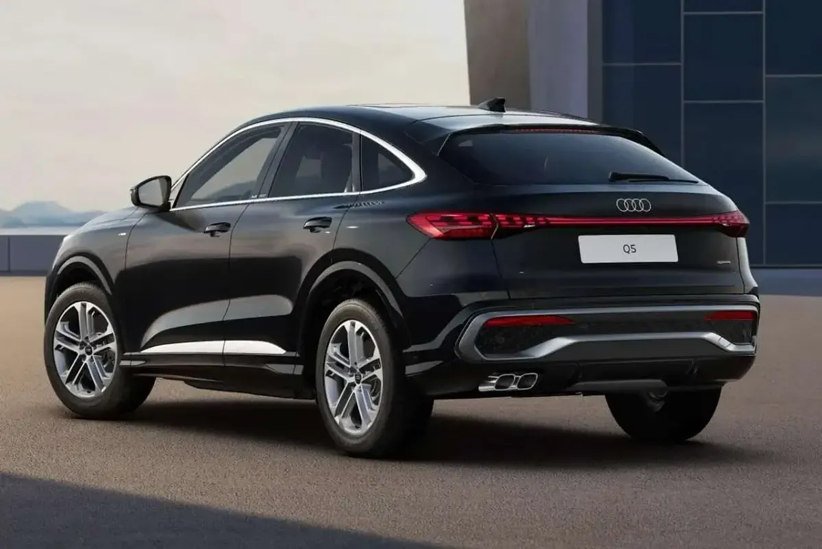 Neu Audi Q5 Sportback S-Line 204 PS (150 kW) 2025 Mythosschwarz metallic SUV