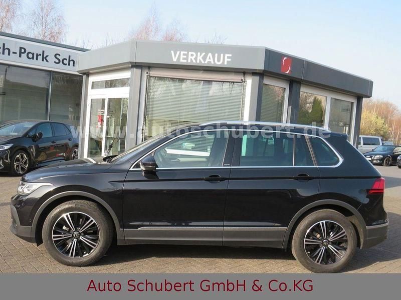 Gebraucht VW Tiguan Move 150 PS (110 kW) 2023 Schwarz SUV
