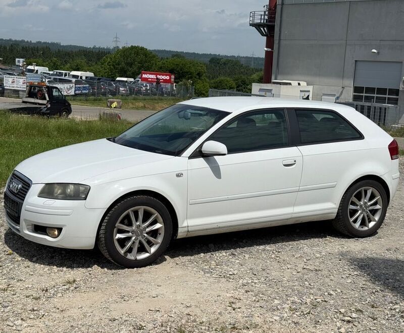 Weiß Gebraucht 2007 Audi A3 Ambiente Limousine | 1.600 € (Superpreis) - Bild 1/4