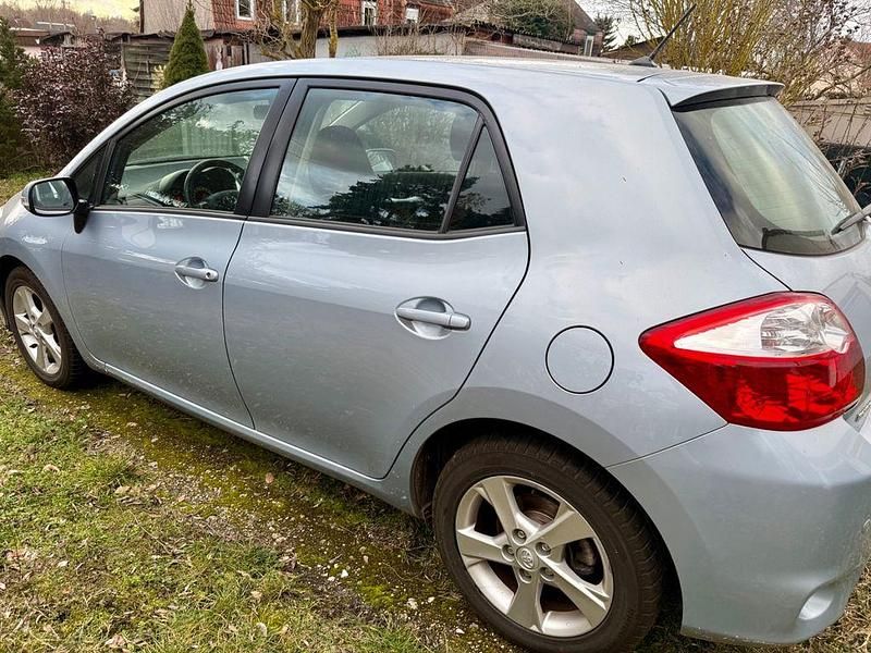 Gebraucht Toyota Auris Edition 99 PS (72 kW) 2011 Blau Kleinwagen