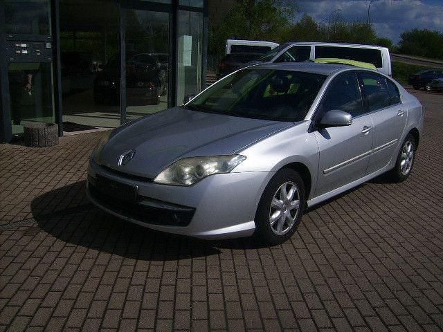 Używany Renault Laguna III Dynamique 140 KM (102 kW) 2008 Srebrny Sedan/Limuzyna