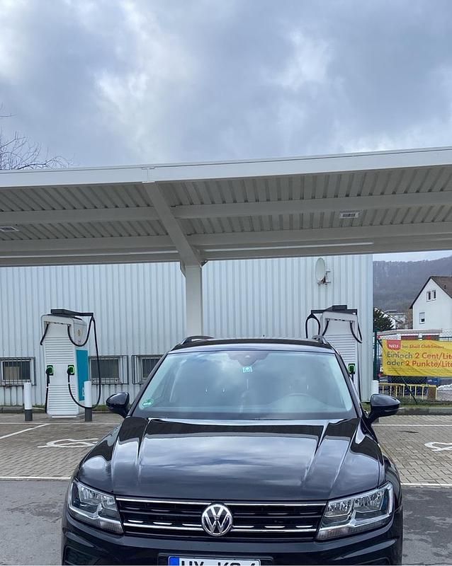 Second-hand VW Tiguan 190 CP (139 kW) 2017 Negru SUV