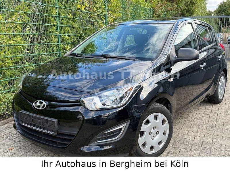 Gebraucht Hyundai i20 Trend 75 PS (55 kW) 2013 Schwarz Kleinwagen
