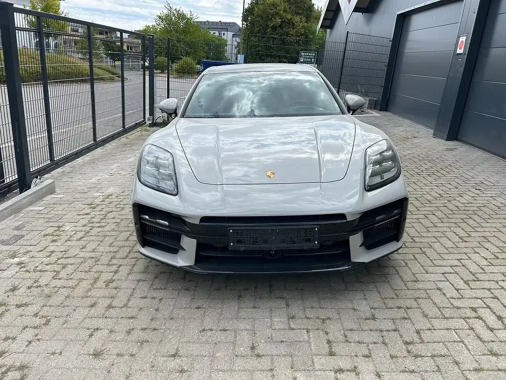 Neu Porsche Panamera GTS 500 PS (367 kW) 2025 Grau Kleinwagen