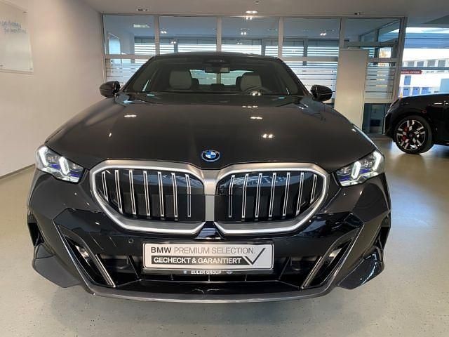 Gebraucht BMW 550e Sport Line 489 PS (359 kW) 2024 Grau Limousine
