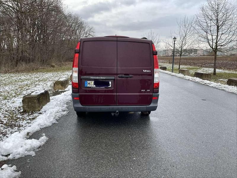 Gebraucht Mercedes Vito 136 PS (100 kW) 2013 Rot Van