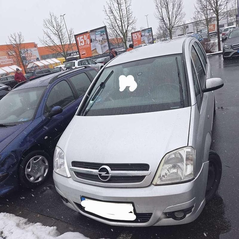 Grau Gebraucht 2009 Opel Meriva Edition Van / Kleinbus | 1.800 € (Superpreis) - Bild 1/3