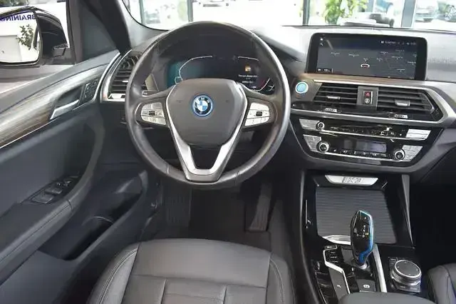 Gebraucht BMW iX3 Sport Line 210 kW (286 PS) 2021 Weiß SUV