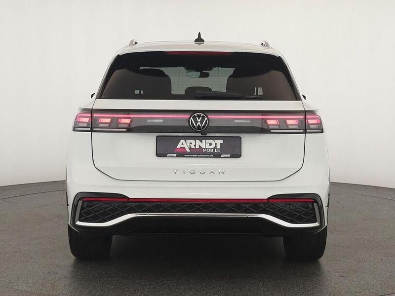 Gebraucht VW Tiguan R-line 150 PS (110 kW) 2025 Pure white SUV
