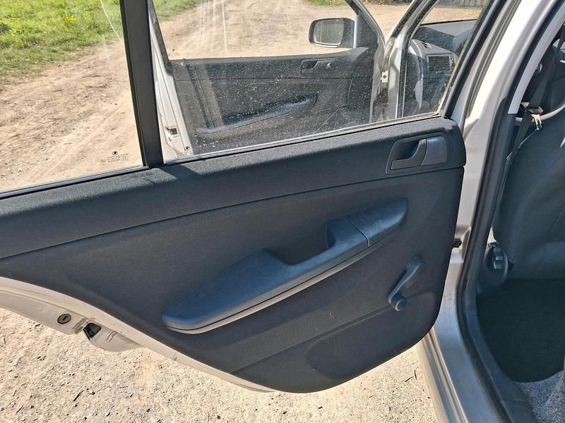 Gebraucht Skoda Fabia 55 PS (40 kW) 2005 Silber Limousine