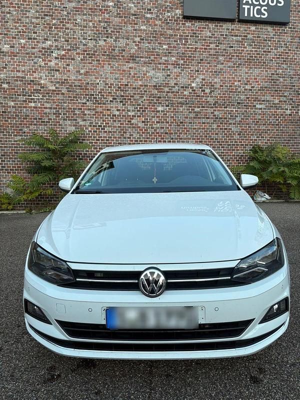 Weiß Gebraucht 2018 VW Polo Comfortline Kleinwagen | 10.500 € (Fairer Preis) - Bild 1/4