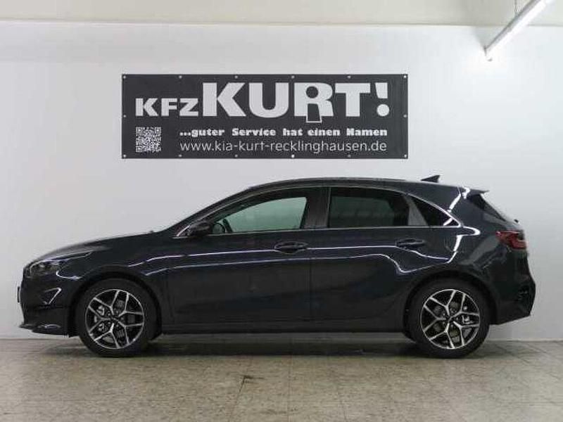 Neu Kia Ceed Style 140 PS (102 kW) 2025 Grau Kleinwagen