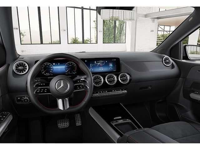 Gebraucht Mercedes B200 AMG 163 PS (119 kW) 2024 Metalliclack mountaingrau (metallic) Van / Kleinbus