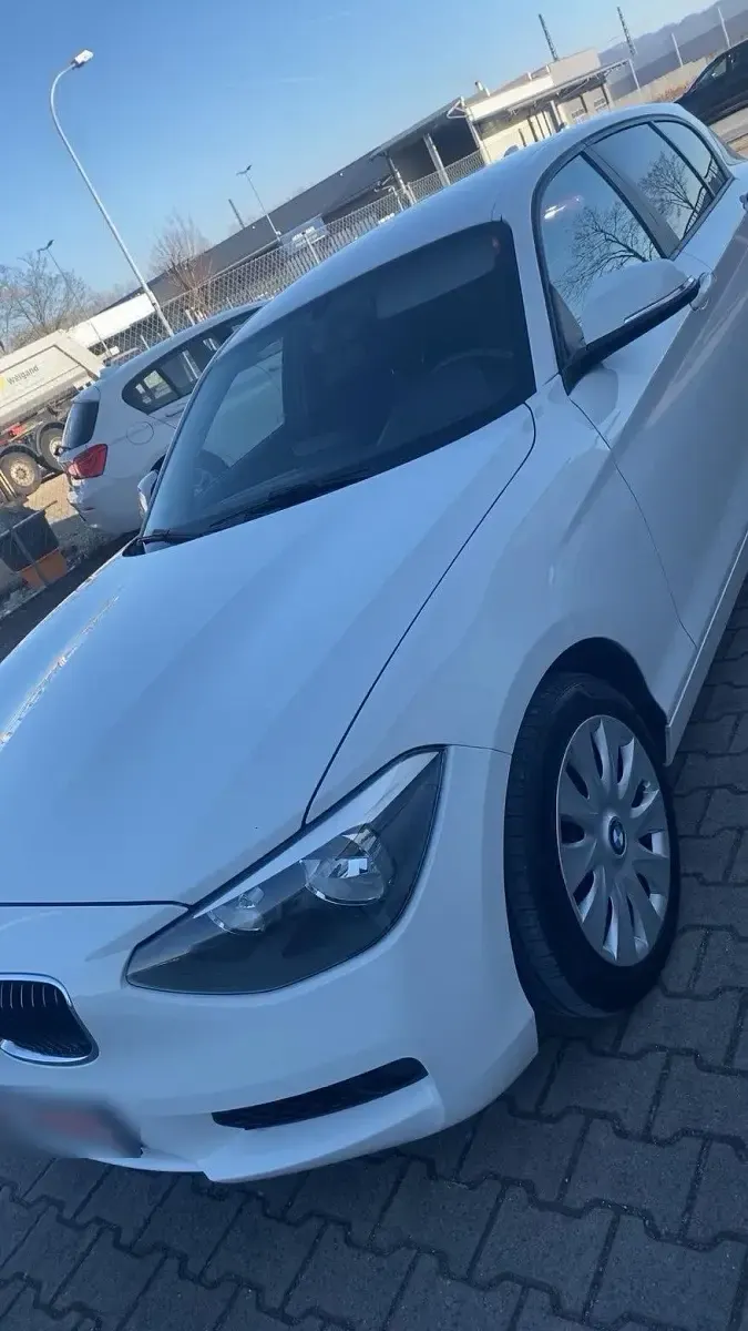 Gebraucht BMW 114 101 PS (74 kW) 2013 Weiß Kleinwagen