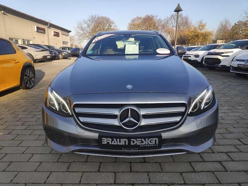 Selenitgrau Gebraucht 2016 Mercedes E220 Avantgarde Kombi | 19.950 € (Guter Preis) - Bild 1/4