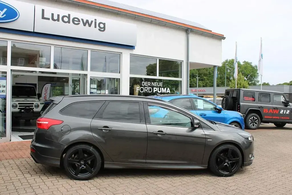 Gebraucht Ford Focus ST-Line 140 PS (102 kW) 2018 Grau Kombi