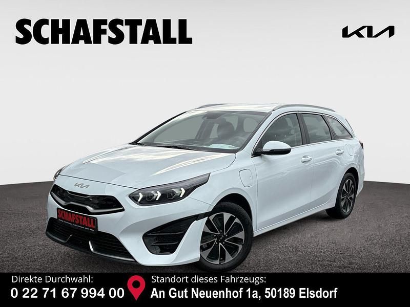 Gebraucht Kia Ceed Sportswagon Comfort 141 PS (103 kW) 2022 Weiss (casa white) Kombi