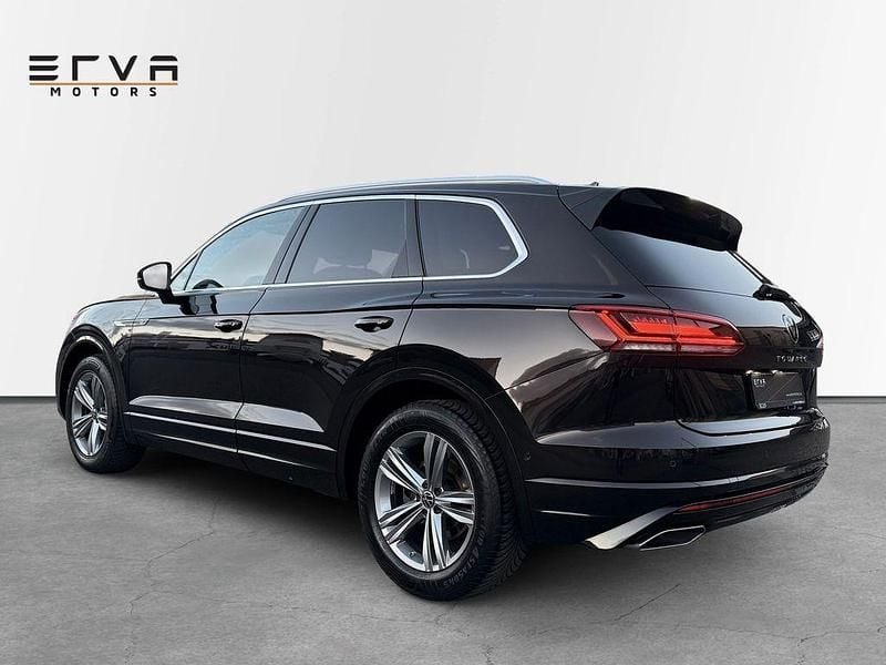 Second-hand VW Touareg R-line 231 CP (169 kW) 2022 Maro SUV