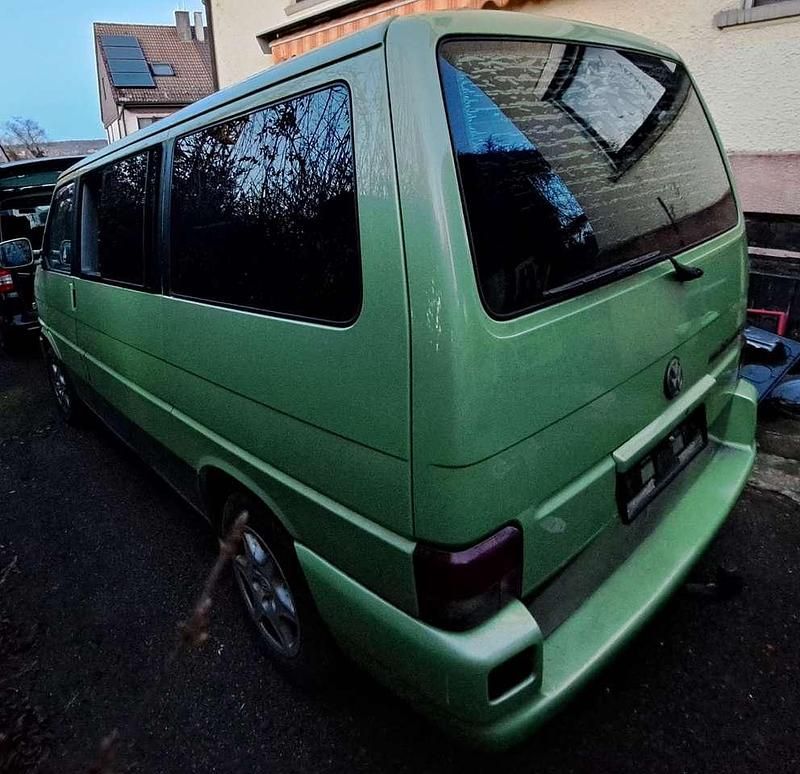 Gebraucht VW Multivan 102 PS (75 kW) 1999 Grün Van