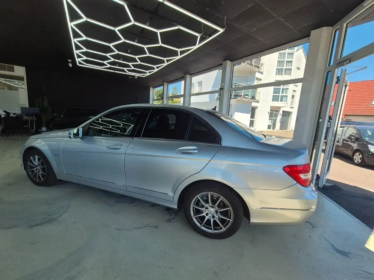 Gebraucht Mercedes C250 204 PS (150 kW) 2011 Silber Limousine