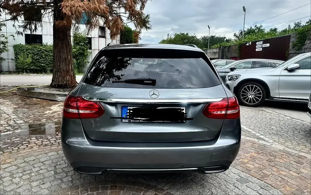 Gebraucht Mercedes C250 Avantgarde 204 PS (150 kW) 2016 Silber Limousine