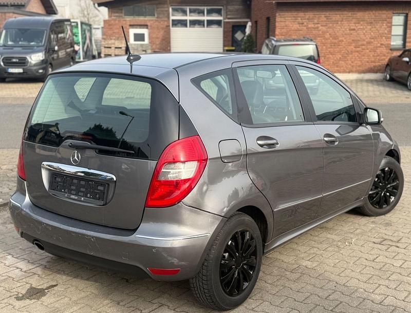 Gebraucht Mercedes A160 95 PS (69 kW) 2009 Grau Kleinwagen