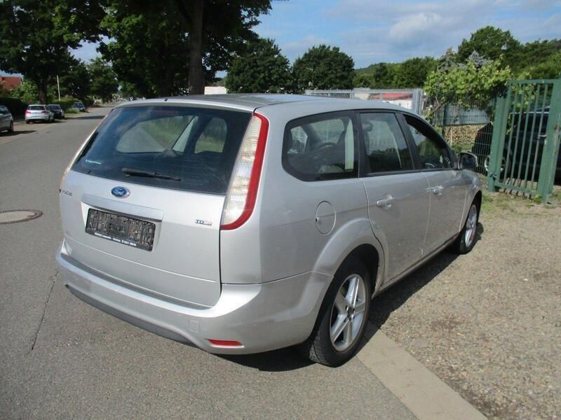 Gebraucht Ford Focus Style 109 PS (80 kW) 2008 Silber Kombi