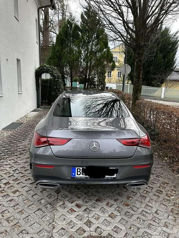Grau Gebraucht 2019 Mercedes CLA220 Limousine | 30.245 € (Superpreis) - Bild 1/4