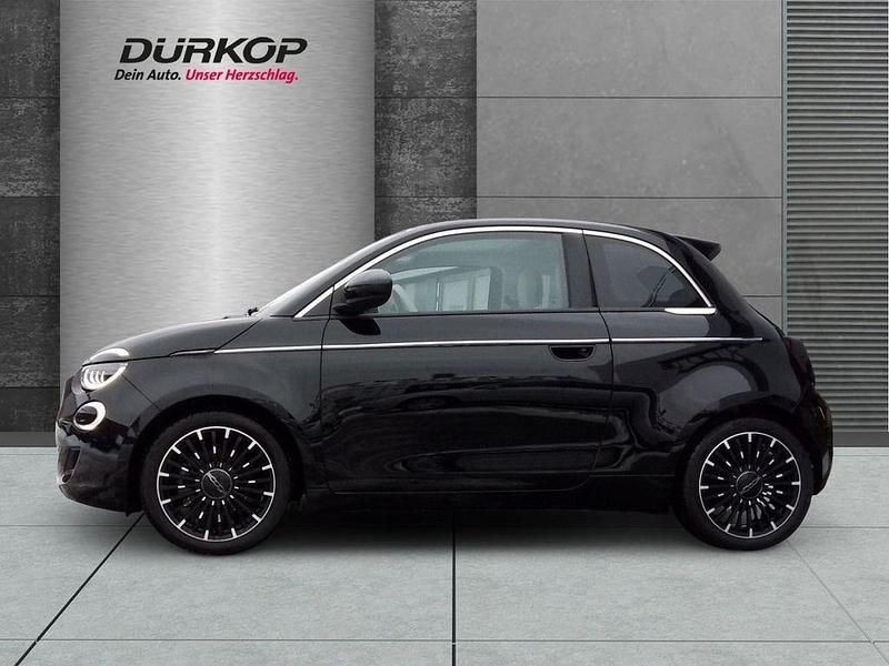 Gebraucht Fiat 500e Tech 86 kW (118 PS) 2023 Onyx schwarz Kleinwagen