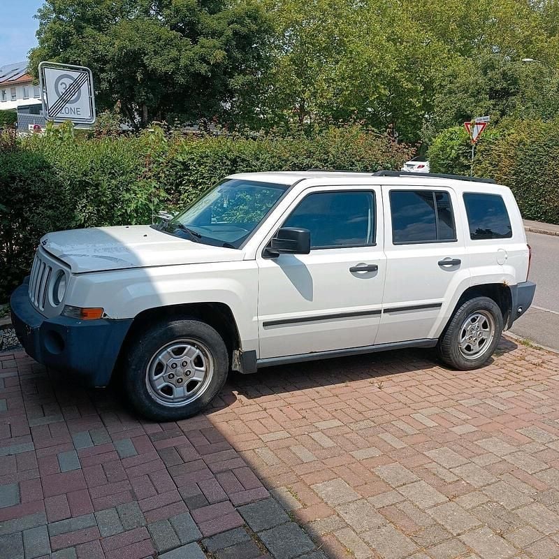 Weiß Gebraucht 2008 Jeep Patriot SUV | 2.450 € (Guter Preis) - Bild 1/4
