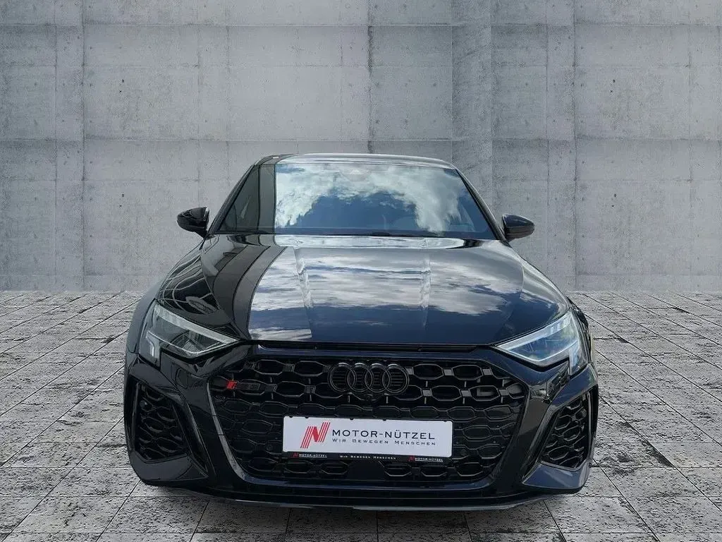 Gebraucht Audi RS3 Sport 400 PS (294 kW) 2023 Mythosschwarz metallic Limousine