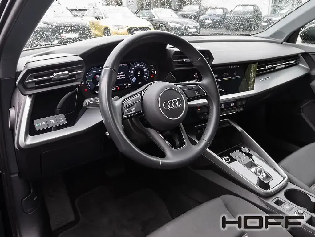 Gebraucht Audi e-tron Comfort 204 PS (150 kW) 2023 Schwarz SUV