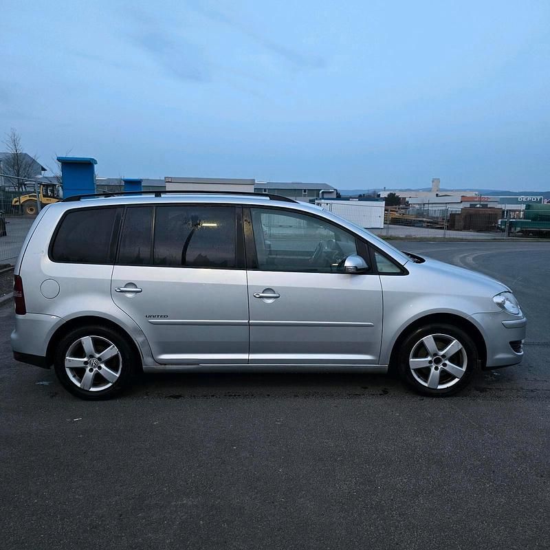 Gebraucht VW Touran 140 PS (102 kW) 2009 Silber Van / Kleinbus