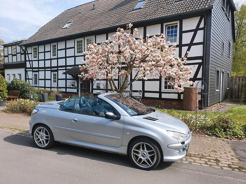 Silber Gebraucht 2004 Peugeot 206 CC Cabrio | 950 € (Superpreis) - Bild 1/4