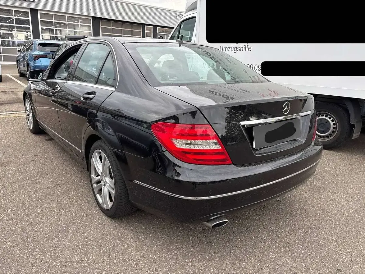 Gebraucht Mercedes C250 Avantgarde 204 PS (150 kW) 2012 Obsidianschwarz  metalliclack Limousine
