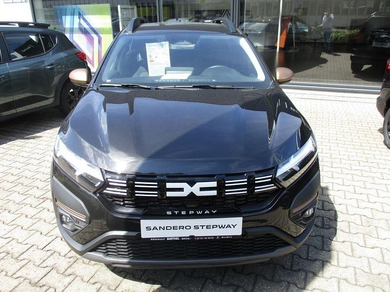 Schwarz Neu 2025 Dacia Sandero Extreme Kleinwagen | 19.830 € (Etwas zu teuer) - Bild 1/4