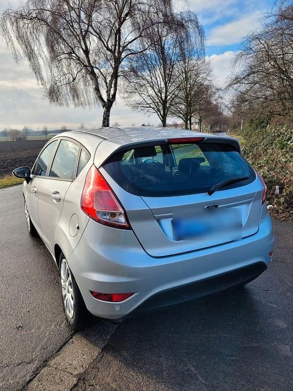 Gebraucht Ford Fiesta Trend 80 PS (58 kW) 2017 Silber Kleinwagen