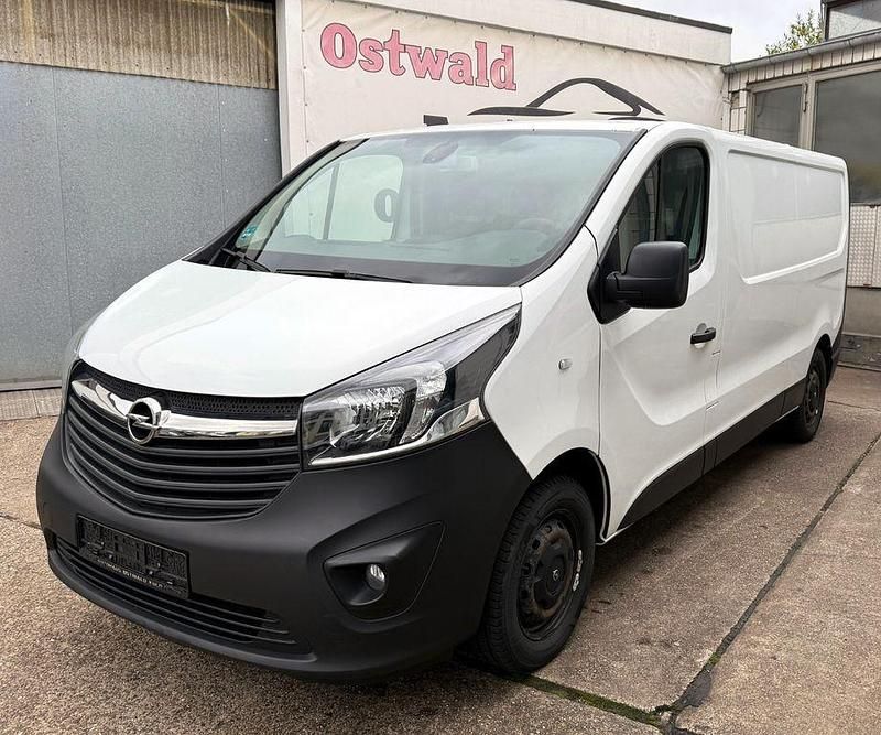 Casablancaweiss/glacier/arctic Gebraucht 2018 Opel Vivaro Van | 10.990 € - Bild 1/4