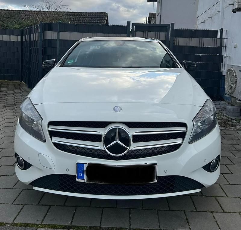 Gebraucht Mercedes A180 2013 Weiß Kleinwagen