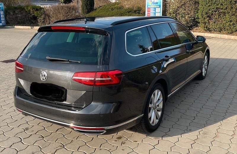 Gebraucht VW Passat 190 PS (139 kW) 2019 Grau Kombi