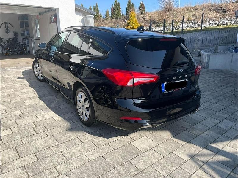 Gebraucht Ford Focus ST-Line 120 PS (88 kW) 2018 Schwarz Kombi