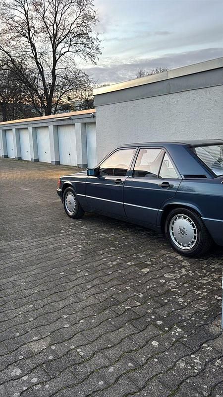 Gebraucht Mercedes 190 109 PS (80 kW) 1993 Blau Limousine