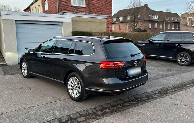 Gebraucht VW Passat 150 PS (110 kW) 2019 Grau Kombi