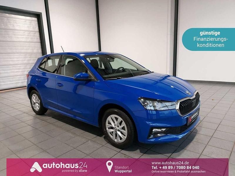 Blau Gebraucht 2022 Skoda Fabia Style Kleinwagen | 18.490 € (Fairer Preis) - Bild 1/3