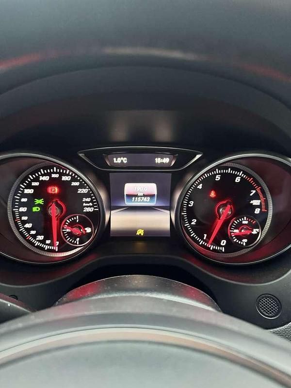 Gebraucht Mercedes CLA180 122 PS (89 kW) 2017 Weiß Limousine