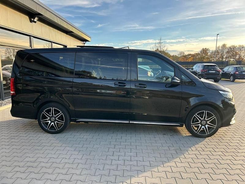 Gebraucht Mercedes V300 AMG 237 PS (174 kW) 2023 Schwarz Van / Kleinbus